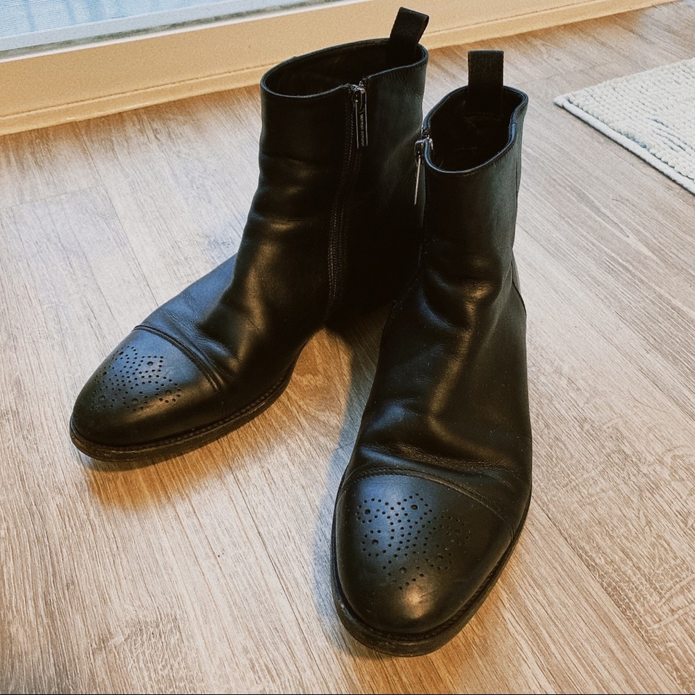 Giorgio Armani Mens Leather shoes Zipper on the side US Size 9